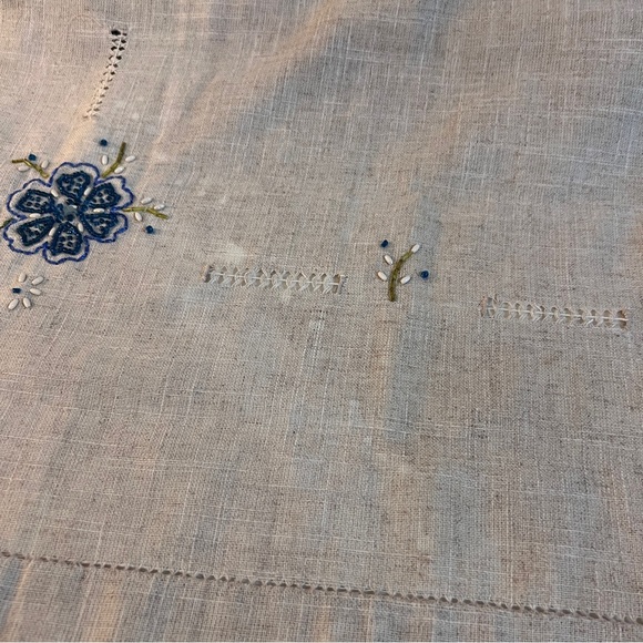 Vintage Linea Oro Linen Blend Beige 32" Square Beaded Floral Table Cloth - Picture 10 of 10